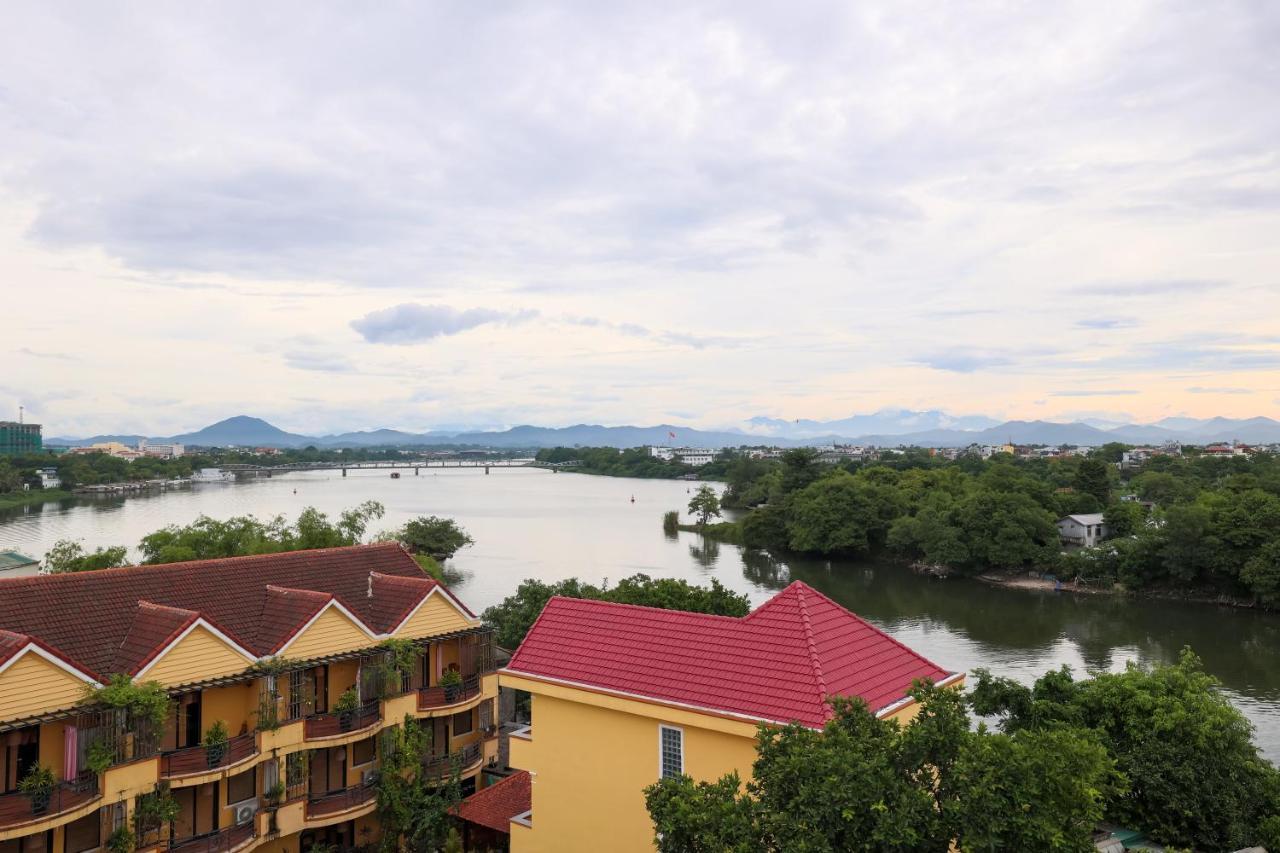 Charming Riverside Hotel フエ エクステリア 写真