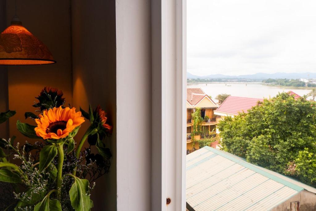 Charming Riverside Hotel フエ エクステリア 写真
