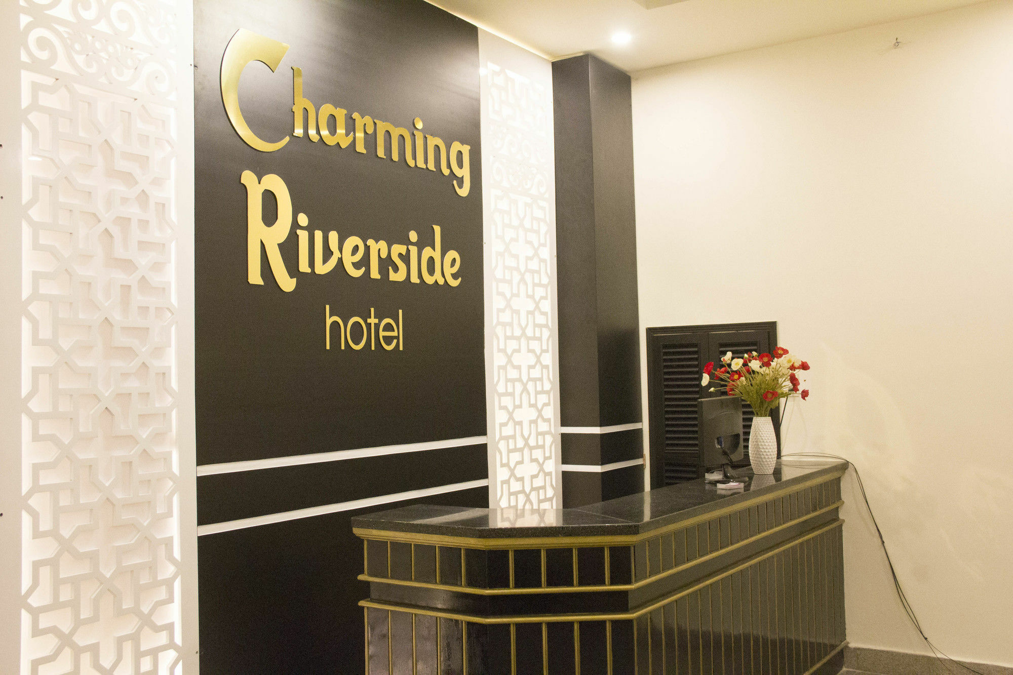 Charming Riverside Hotel フエ エクステリア 写真